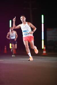 BIB: 40346
                            <button type="button" onclick="openModal(21243043)" class="btn btn-primary btn-sm float-right btn-popup" data-toggle="modal" data-target=".modal-high-quality">
                        <i class="fas fa-shopping-cart"></i> Add to Cart
                    </button>
                                            <button type="button" onclick="isThisMe(21243043, true)" class="btn btn-success btn-sm float-right btn-popup btn-isme hidden" data-toggle="tooltip" data-placement="bottom" title="นี่คือรูปของคุณใช่ไหม คลิกที่นี่เพื่อเอาเข้าอัลบั้ม">
                        <i class="fas fa-plus"></i> Add to album
                    </button>
                    <button type="button" onclick="isThisMe(21243043, false)" class="btn btn-warning btn-sm float-right btn-popup btn-isnotme hidden">
                        <i class="fas fa-ban"></i> Remove from album
                    </button>